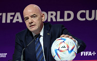 [카타르 월드컵] 인판티노 FIFA 회장 “맥주 3시간 안마셔도 살수 있어”