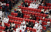 [포토] 월드컵 개최국 카타르, 첫 경기 완패…관중 절반 나가