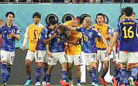[카타르 월드컵] '도안·아사노 연속골' 일본, 독일에 2-1 역전승