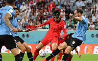 [카타르 월드컵] '아쉬운 결정력' 한국, 우루과이와 0-0으로 비긴 채 전반종료