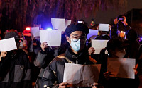 중국 ‘제로 코로나’ 항의 시위, ‘제2의 톈안문 민주화 운동’ 될 수 없는 이유