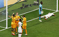 [카타르 월드컵] '승점 0점' 카타르의 굴욕…개최국 최초 전패 탈락