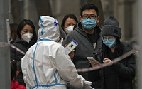 중국, 전수 PCR 검사 해제에 ‘무증상’ 확진자 통계 발표도 중단