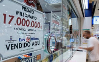 벨기에 주민 165명, 단체로 복권 샀다가 2천억 잭팟…1인당 12억 씩