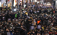 민주당 “尹, 이태원 추모제 얼굴조차 비치지 않아” 비판
