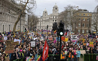 봇물 터진 물가 ‘복병’...유럽 덮친 ‘임금인상’ 시위