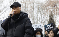 [포토] 서울시 분향소 철거 규탄 기자회견하는 이종철 유가족협의회 대표