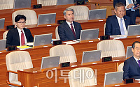 [포토] 국회 대정부 질문 참석한 장관과 총리