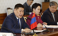 [포토] 한-몽 총리회담에서 모두발언하는 어용에르덴 몽골 총리