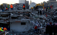 ‘최악 인명 피해’ 튀르키예 지진, 그래도 기적의 순간은 있었다 [이슈크래커]