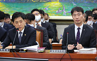 김주현·이복현, 나란히 '은행은 공공재'…&quot;국민 눈높이 맞게 개혁할 것&quot;