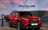 [시승기] 효율성과 스포티 모두 잡은… 토요타 RAV4 플러그-인 하이브리드