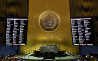 유엔 총회, 러시아 철군 결의안 채택…북한 반대·중국 기권