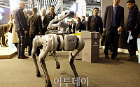 [포토] MWC에 등장한 중국 유니트리의 '로봇개'