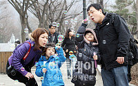 [포토]엄마 아빠와 함께라서 좋아요~