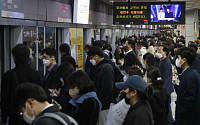 정부, 내년까지 김포골드라인 열차 5편성, 9호선 8편성 추가 도입…혼잡도 낮춘다