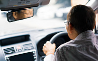 고령 운전자 교통사고 문제, 조건부 면허 제도로 해결될까?