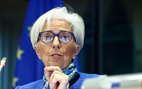 ECB 총재 “은행 시스템 혼란…금리 인상 여부 불확실”