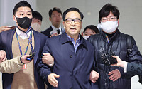‘계엄령 문건’ 조현천 전 기무사령관, 5년만 귀국…검찰 체포