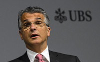 UBS, 에르모티 전 CEO 복귀시켜…CS 인수 총책임자 낙점