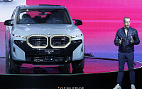 [포토] BMW 뉴XM 공개하는 BMW M 프란치스커스 반 밀 사장