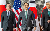 [포토] 미소짓는 한미일 북핵수석대표