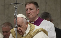‘입원치료’ 마친 프란치스코 교황, 부활절 맞아 대중 앞으로