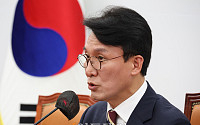 [포토] 기자간담회하는 김민석 민주당 정책위의장