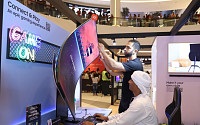 삼성전자, 두바이 최대 쇼핑몰에 팝업스토어 오픈…라마단 공략
