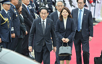 기시다, 일본 총리로 12년 만에 현충원 참배