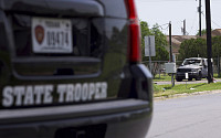 미국 텍사스 이민자 보호소 앞 차량 돌진…최소 7명 사망
