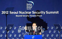 [핵안보정상회의]이 대통령, &quot;고농축우라늄·플루토늄 제거 노력&quot;
