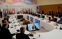 G7 “중요물자 공급망 강화…경제강압 대항 플랫폼 창설”