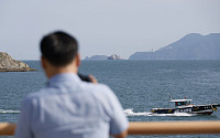 [포토] '오늘은 볼 수 있을까' 누리호 3차 발사 기다리는 관람객들