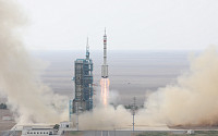 [포토] 중국, 우주로 첫 민간인 보내