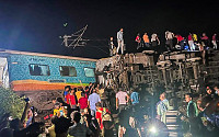 인도 열차충돌 사고로 최소 207명 사망ㆍ900명 부상