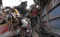 ‘21세기 최악 참사’ 인도 열차 충돌 사고에 전 세계 애도 물결