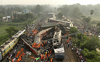 인도 열차사고 사망자 288명서 275명으로…당국 “중복 집계”