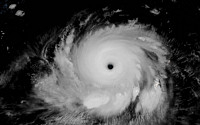 ‘마와르’ 이어 ‘구촐’까지...태풍이 일본으로 휘는 까닭은 [이슈크래커]