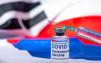 엔데믹에도 코로나 백신 놓지 않는 기업들…이유는?