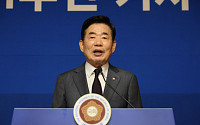 ‘취임 1주년’ 김진표 국회의장 “선거제 협상 15일까지...이후 개헌 논의 본격화해야”
