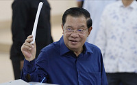 훈센 캄보디아 총리, ‘38년 집권’ 후 장남에 권력 이양한다