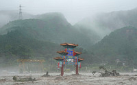 1000㎜ 물폭탄에 20명 사망·33명 실종…중국 휩쓴 태풍 ‘독수리’