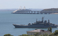 러시아 “우크라 무인 보트로 해군 기지 공격 시도했으나 막아내”