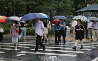 [날씨] &quot;우산 챙기세요&quot; 출·퇴근길 비…태풍 2개 북상 중