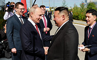 [종합] 김정은·푸틴, 4년 만에 만났다…군사협력 강화 과시한 북·러