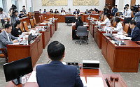 ‘교권보호 4법’ 교육위 통과…21일 본회의 처리 예정