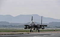 충남 서산서 공군 전투기 추락…조종사 비상 탈출 생존