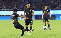 '다시 공한증' 한국 축구, 중국에 압도적 승리…'아시아 최강' 입증 [항저우 AG]