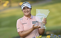 유해란, LPGA투어 데뷔 첫 우승…신인왕도 유력